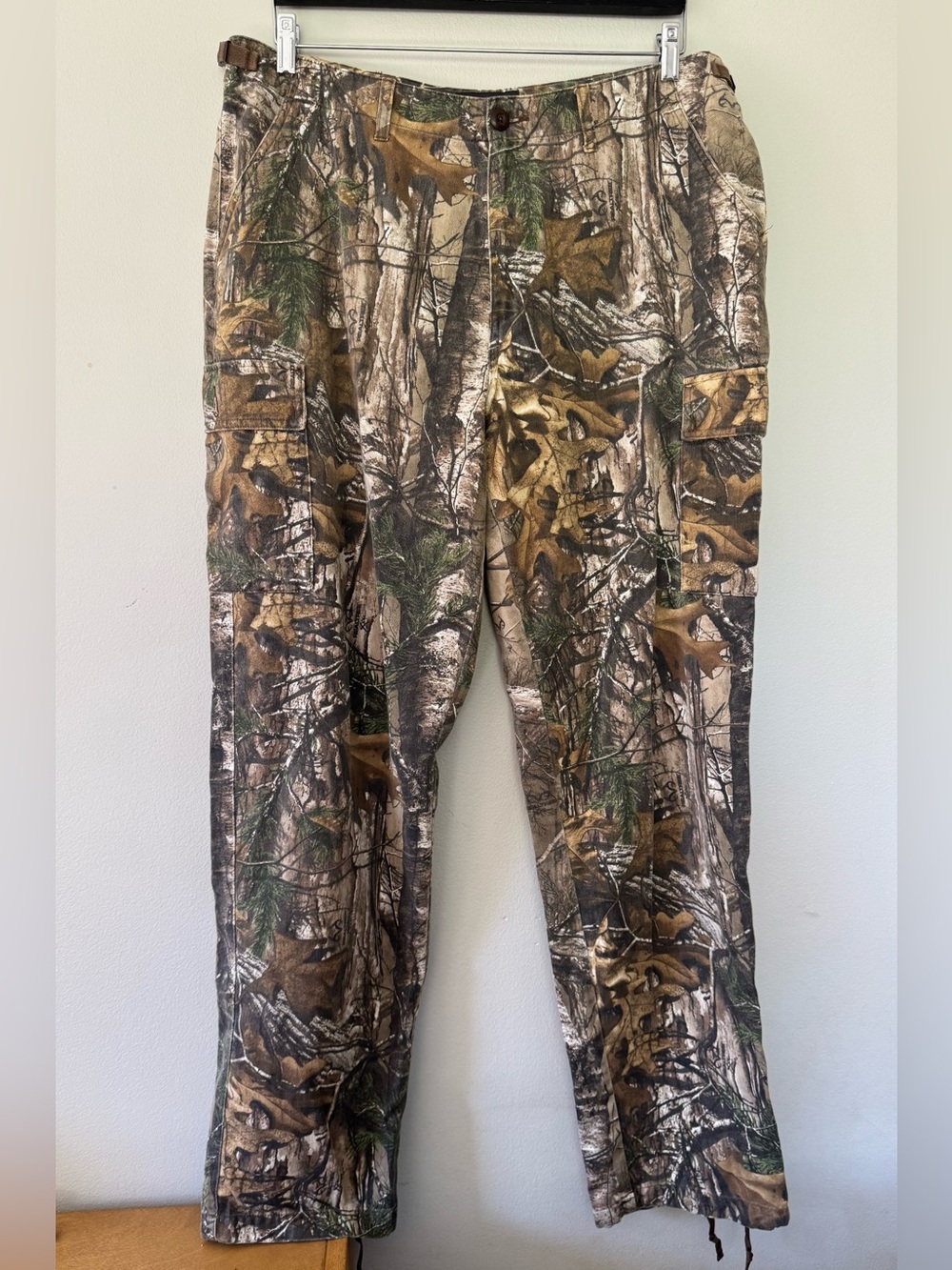Cabellas Classic Fit Camo Pants - Real Tree Camo, Cargo Pockets